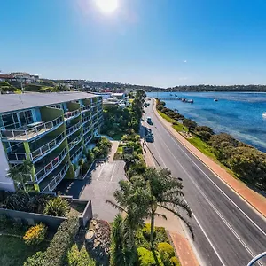 **** Resort Albacore Australia